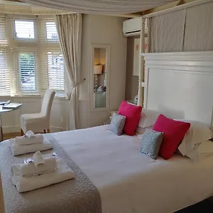The House Boutique - In-room Breakfast - Free Parking Отель типа 
