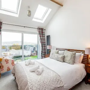 Fabulous House In W/parking Holiday home